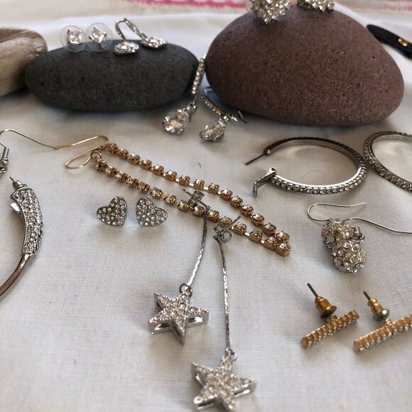 Bundle of 13 Earrings Silver tone Rhinestones Formal Prom Wedding Special Event - Picture 8 of 16